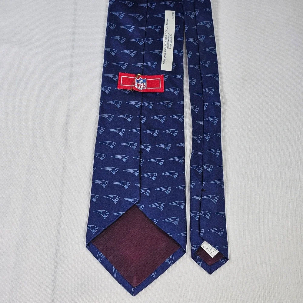 NFL New England Patriots Ralph Marlin Navy Blue Tonal Logo Silk Necktie USA Made
